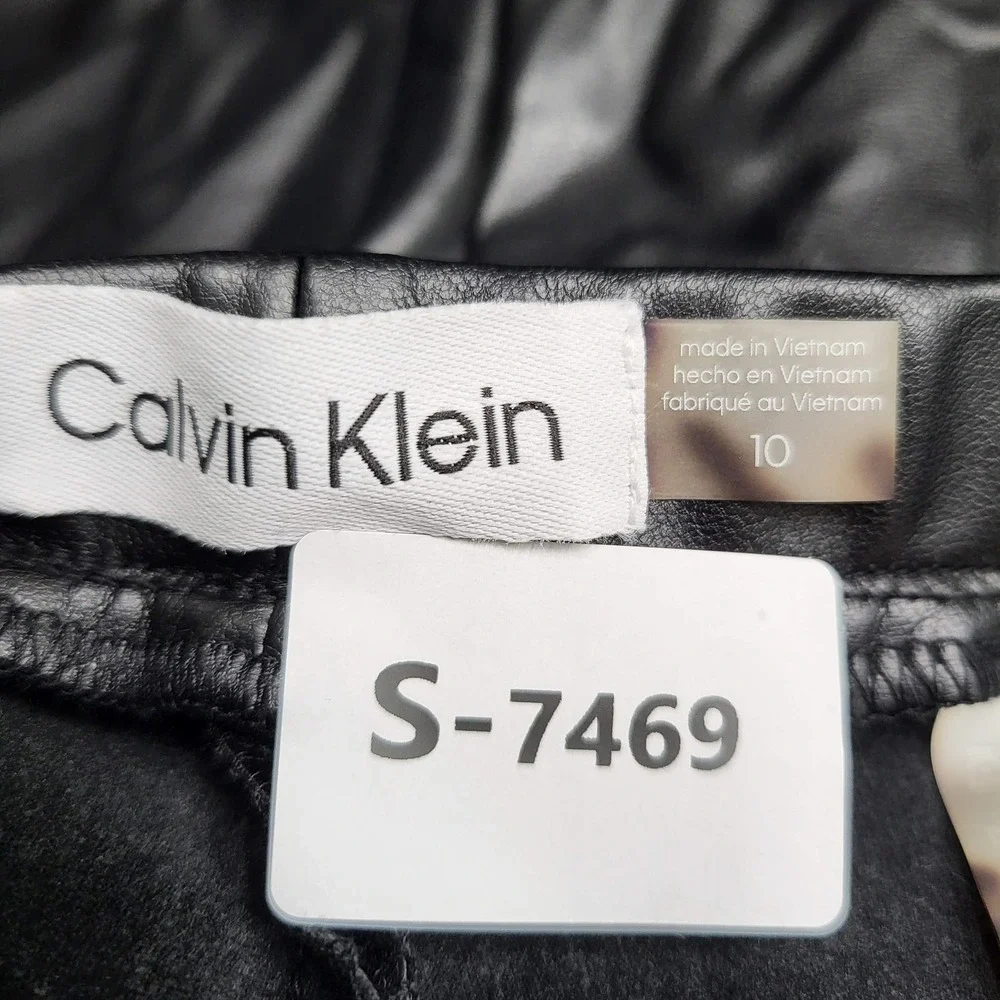 Calvin Klein *please carefully